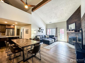 Luxury Ski Condo With Hot Tub